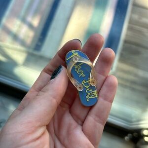 2006 tinker bell flip flop park pin Disney parks